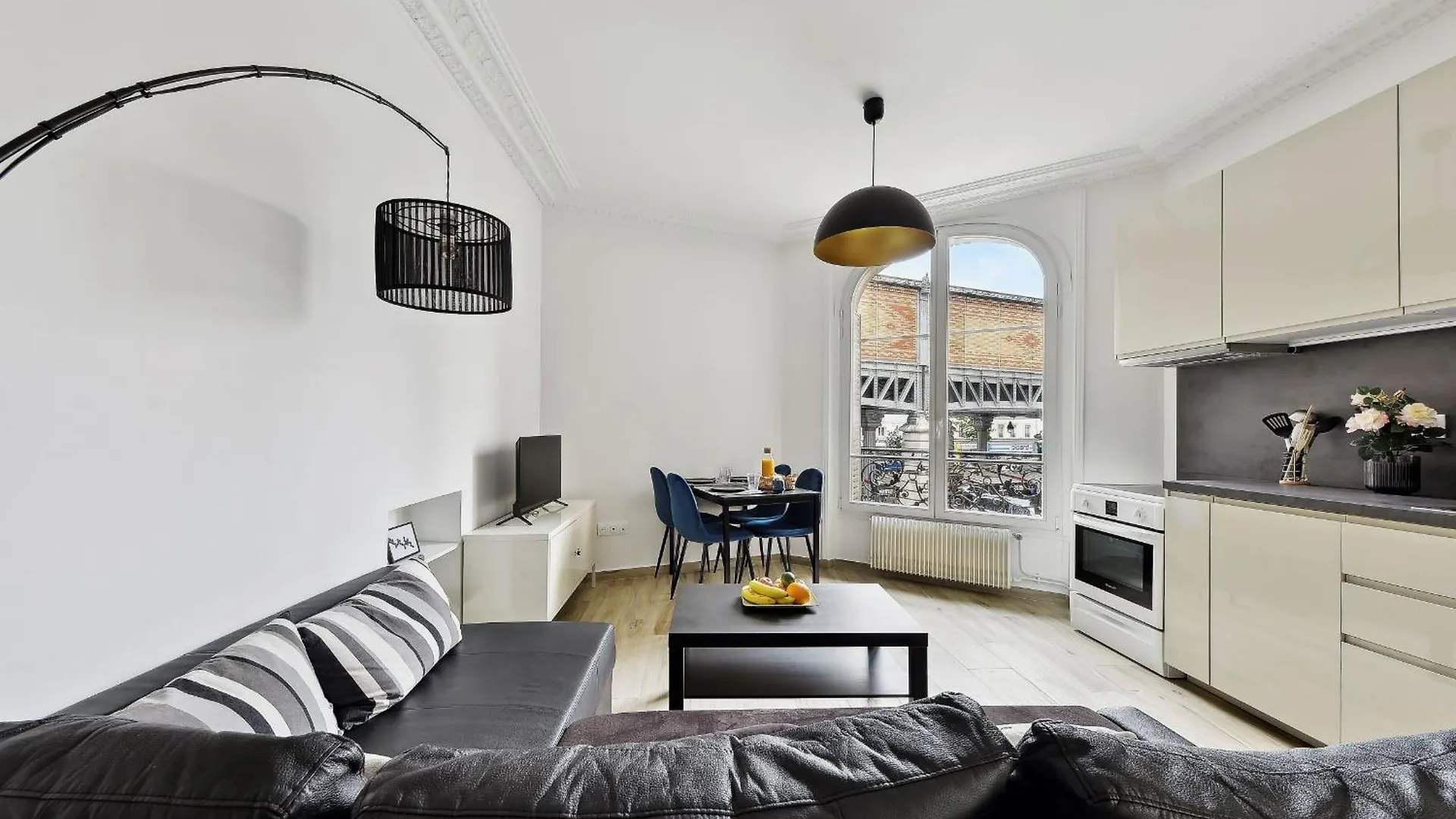 Eiffel Tower & Grenelle - 2Br - Cityapartmentstay 巴黎