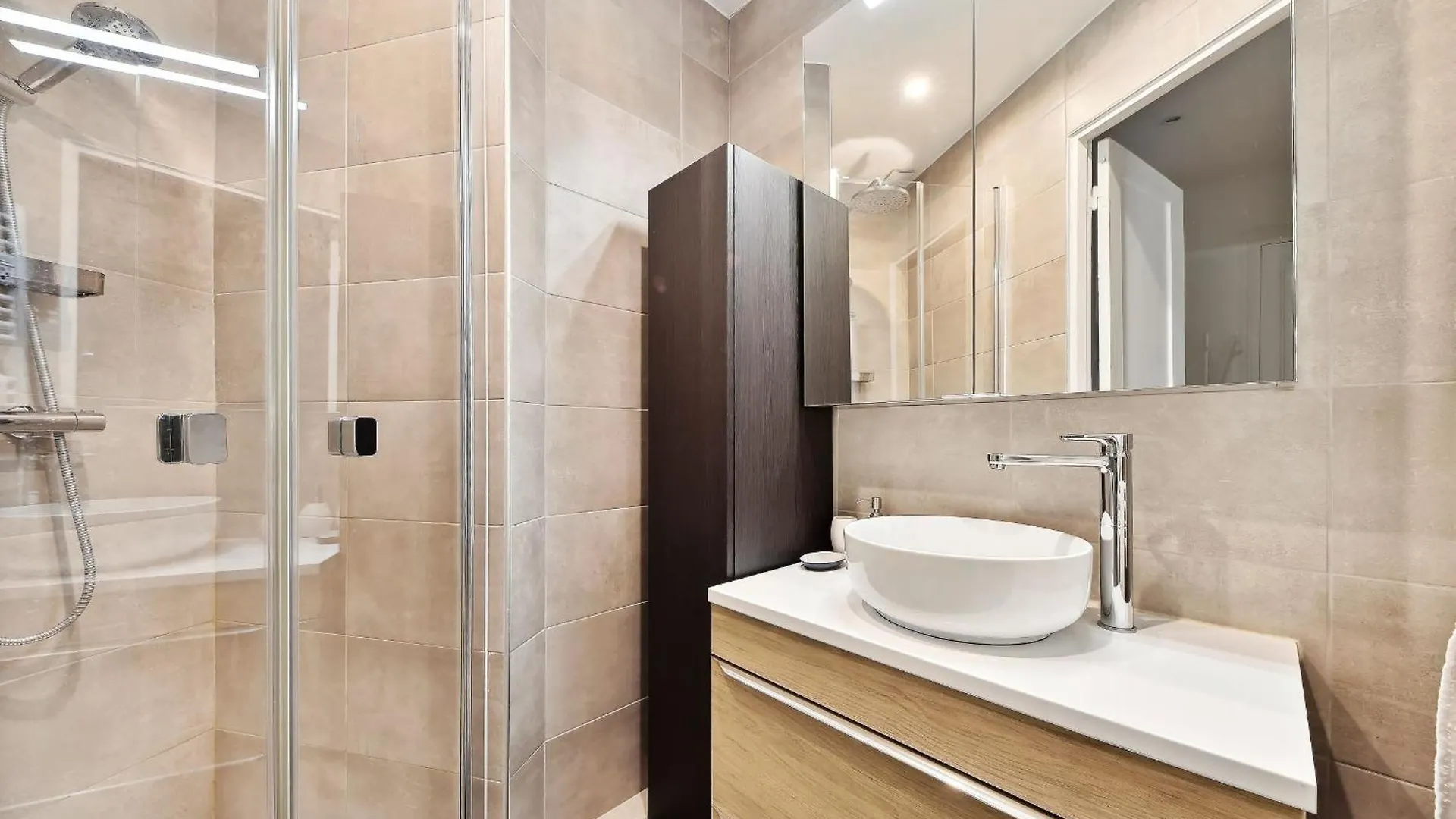 Eiffel Tower & Grenelle - 2Br - Cityapartmentstay Paris